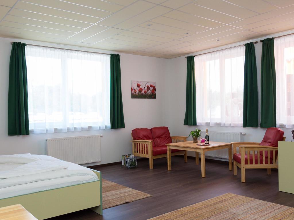 Winrooms "Hotel&Appartement" Wiener Neustadt Exterior photo