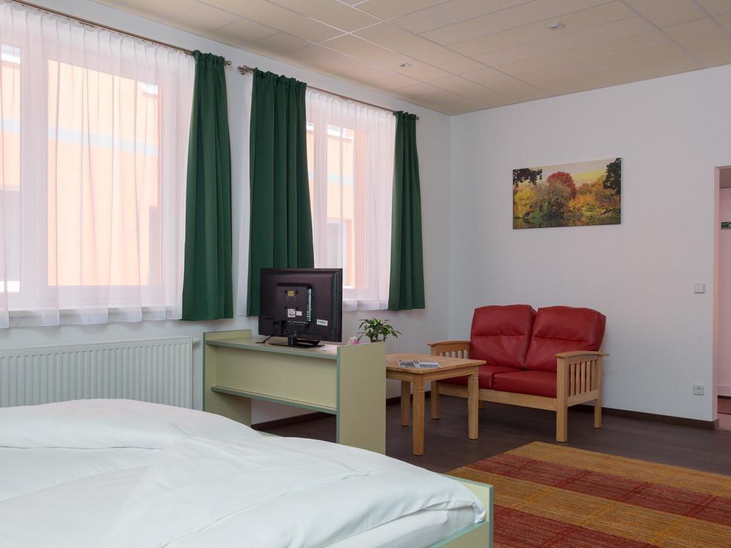 Winrooms "Hotel&Appartement" Wiener Neustadt Exterior photo