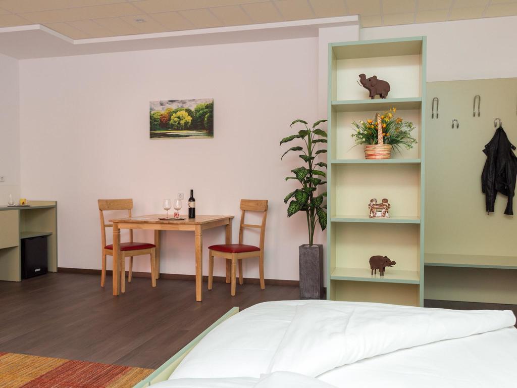 Winrooms "Hotel&Appartement" Wiener Neustadt Exterior photo
