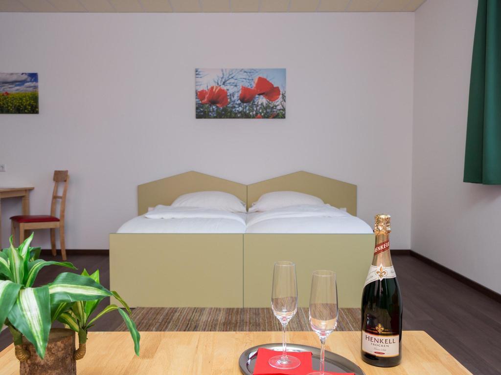 Winrooms "Hotel&Appartement" Wiener Neustadt Exterior photo