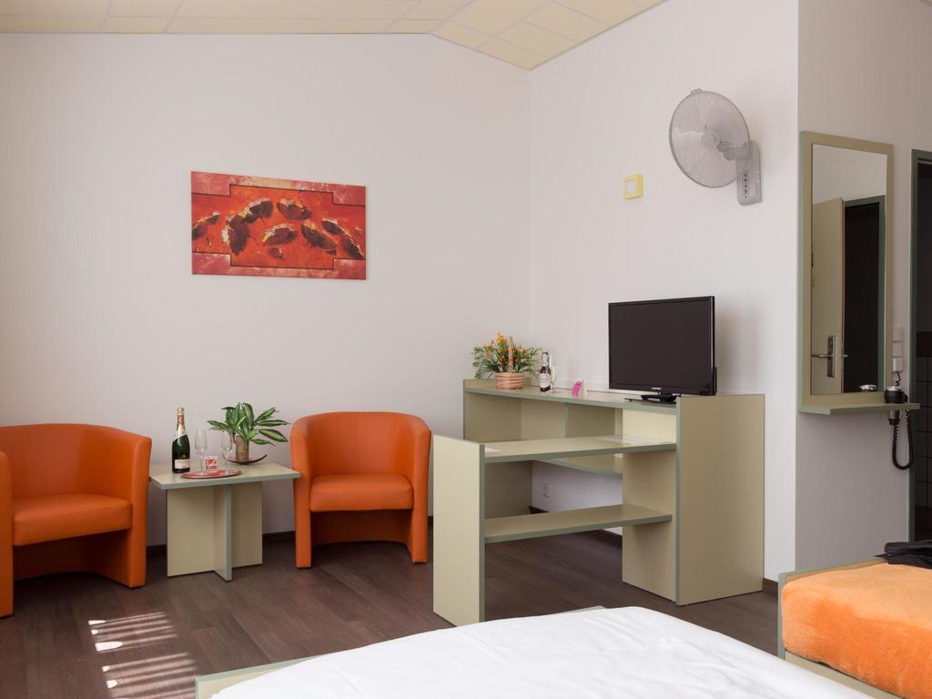 Winrooms "Hotel&Appartement" Wiener Neustadt Exterior photo