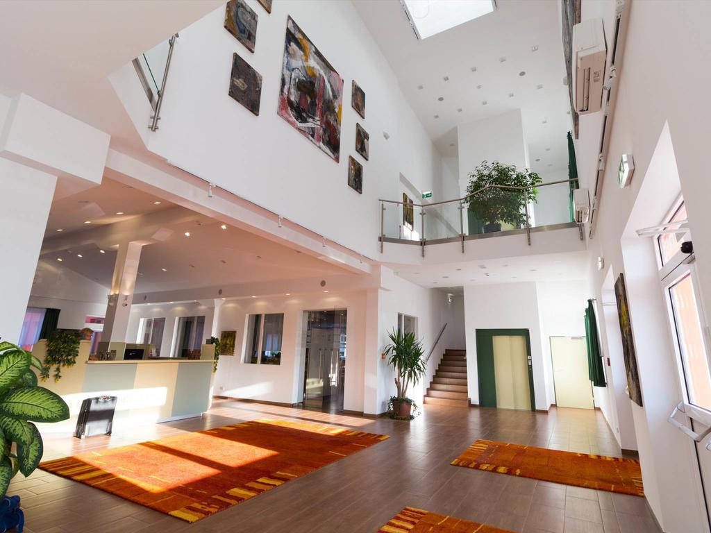 Winrooms "Hotel&Appartement" Wiener Neustadt Exterior photo