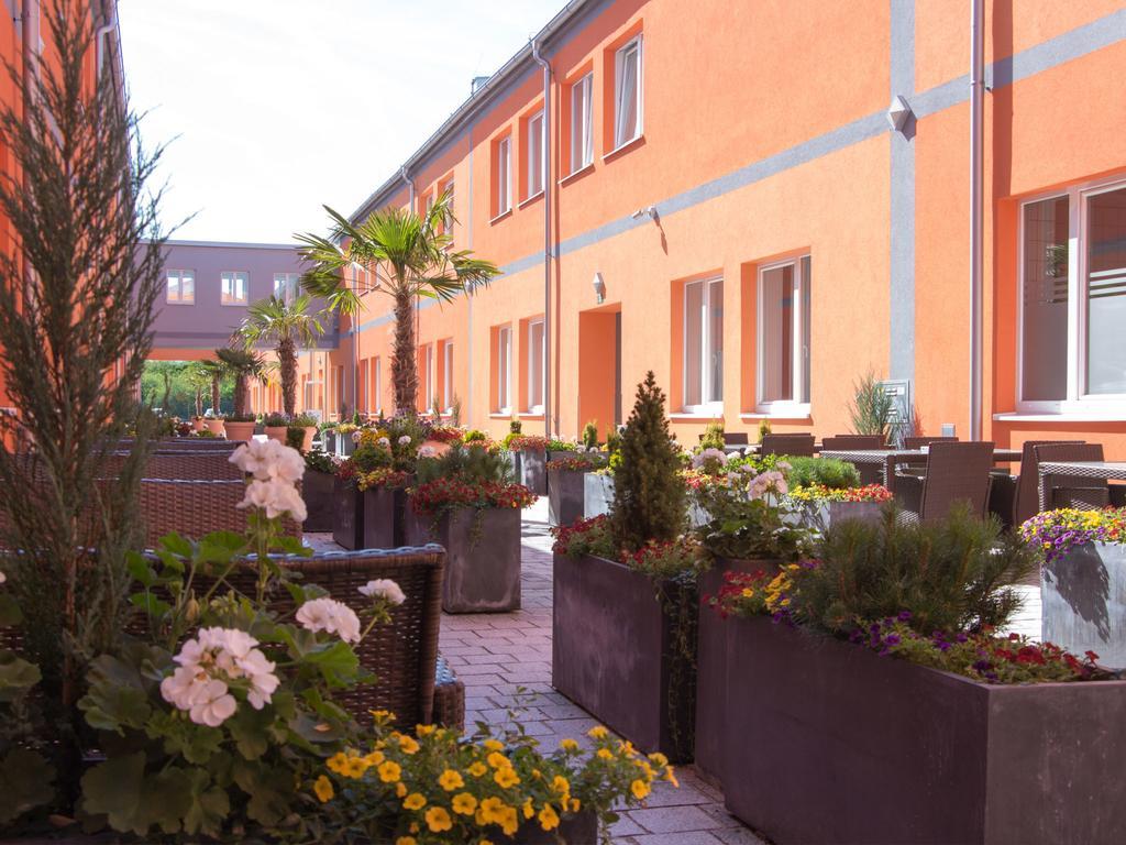 Winrooms "Hotel&Appartement" Wiener Neustadt Exterior photo