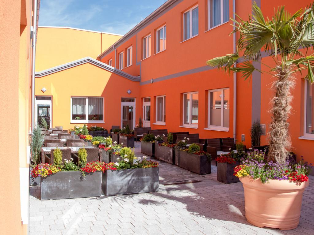 Winrooms "Hotel&Appartement" Wiener Neustadt Exterior photo